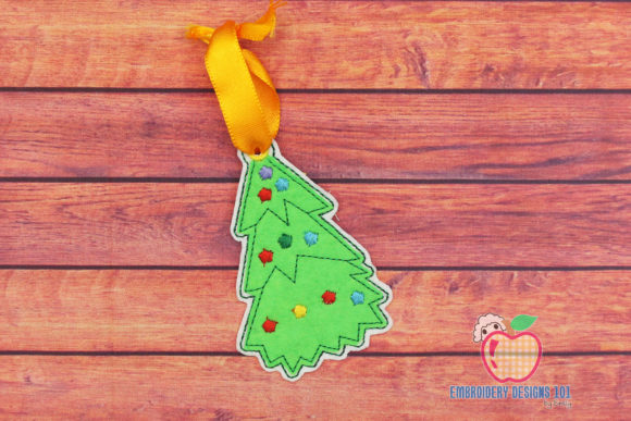 Embroidery Designer Review: A Boutique Christmas Tree Ornament